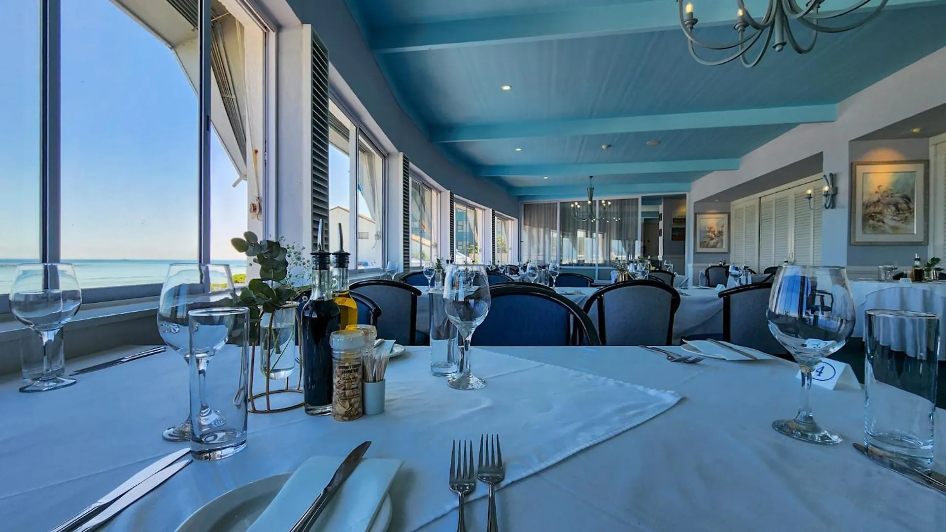 The Blue Peter Hotel Bloubergstrand 0*,  South Africa